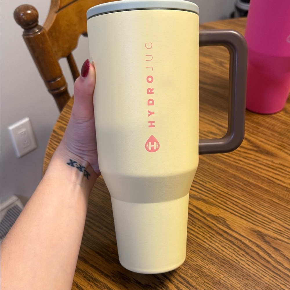 HydroJug Shade Belle